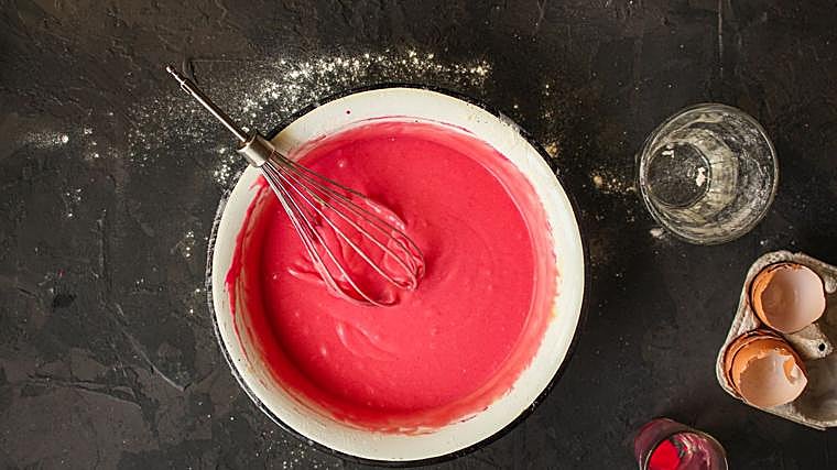 Mezcla para hacer el bizcocho de remolacha