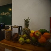 Imagen - Pastelería vegana y fruta con granola casera para los desayunos; y en las comidas, triunfan las patatas bravas, la ensaladilla rusa, el ceviche de corvina y las albóndigas con curry tailandés