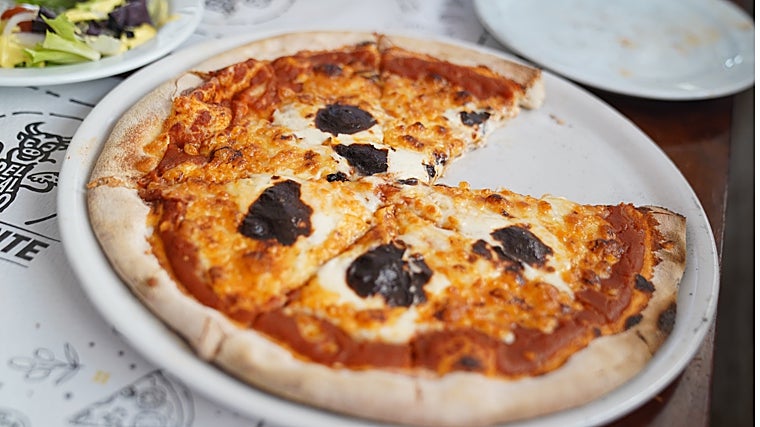 Pizza 4 Quesos de Delantal Negro en Sevilla