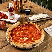 Paulie Gee, el pizzero más famoso de Nueva York, llega a Sevilla con la pizza que ha conquistado el mundo