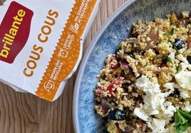 Cuscús Brillante veraniego con frutas de temporada, almendras y queso feta