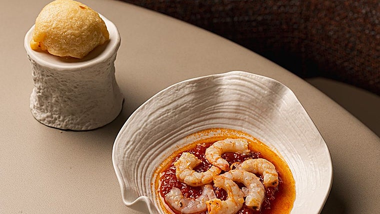 Bollito de yema de huevo, tomate guisado y gamba blanca de Eterno