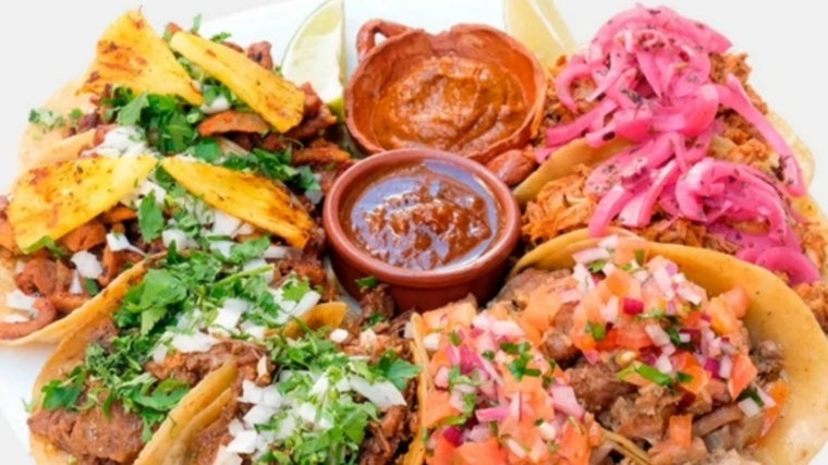 Variedad de tacos en el restaurante mexicano  El Tecolote de la capital cordobesa