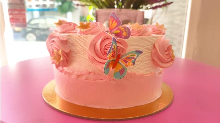 Tarta sin gluten en el Obrador Sensibles de Córdoba