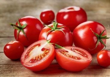 Tus tomates durarán el doble si los guardas así (y no en la nevera)