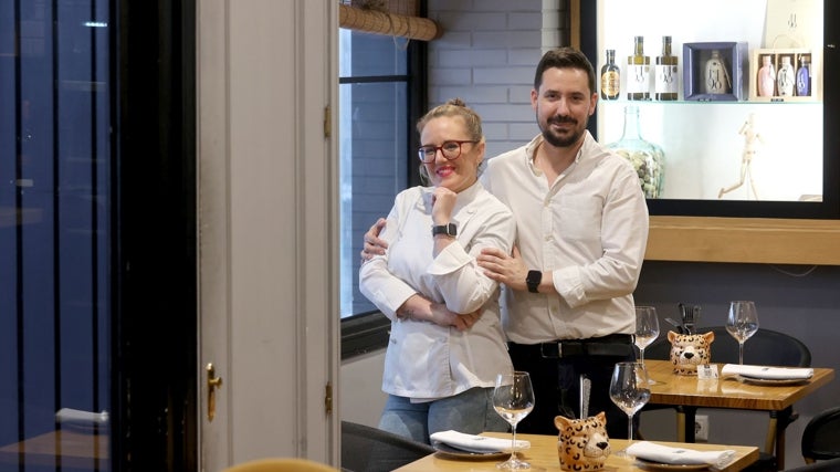 La jefa de cocina, Yolanda Infante, con Mariano Mondéjar, almas de Casaca Gastro
