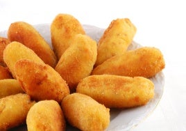 El motivo por el que las croquetas se despegan del rebozado (lo estás haciendo mal)