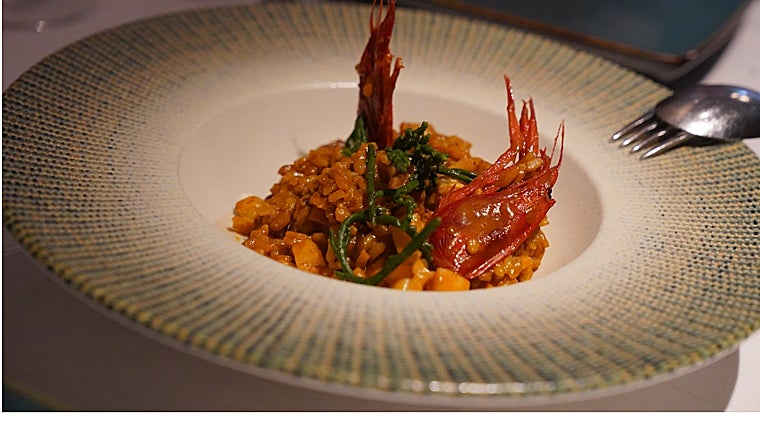 Arroz rojo con camarón