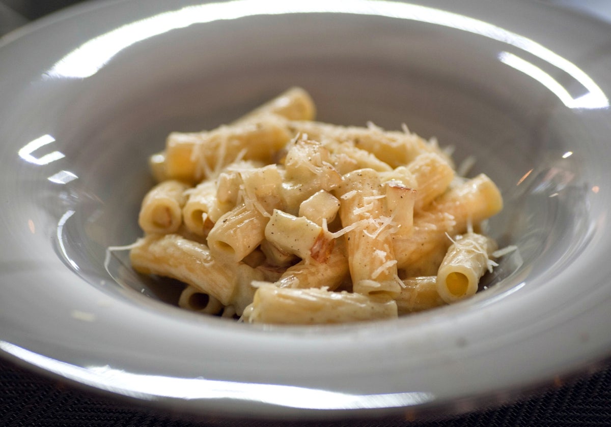elicoidali con radicchio y gorgonzola