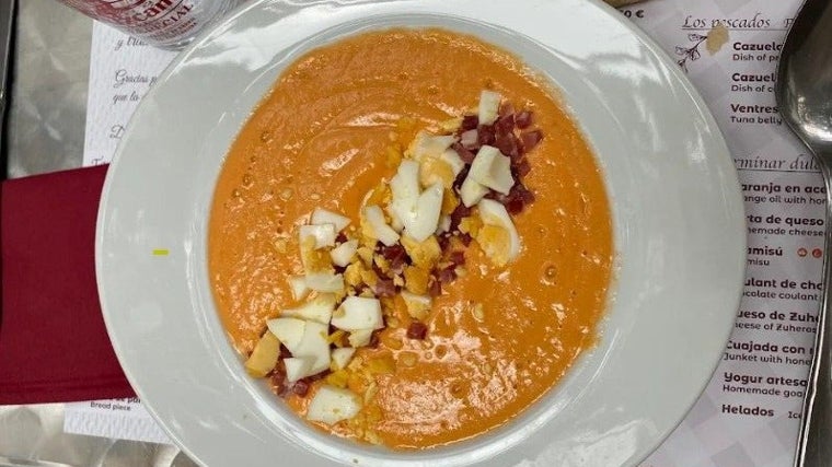 Salmorejo en el Mesón Atalaya de Zuheros, Córdoba