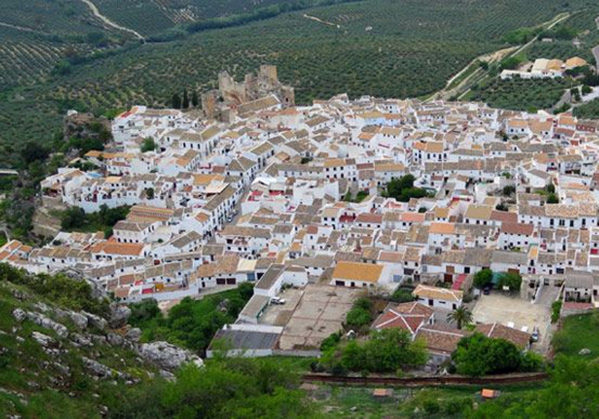 Panorámica del municipio de Zuheros en Córdoba