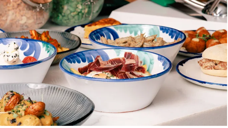 La Barra de Doña Inés propone un concepto de taberna con un toque tradicional