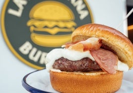 La Sevillana lanza un concepto burger junto al Puente del Alamillo