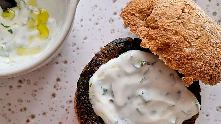 Hamburguesa de espinacas y quinoa