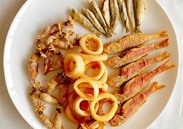 El chiringuito de Estepona que tiene uno de los mejores pescados fritos de Málaga