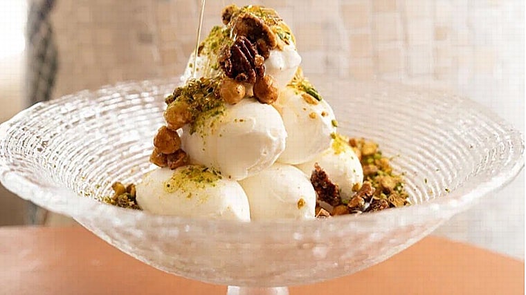 La miel y el pistacho, protagonistas en los postres de Eva Estepona