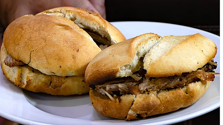 Montadito de pringá de Bodeguita Romero