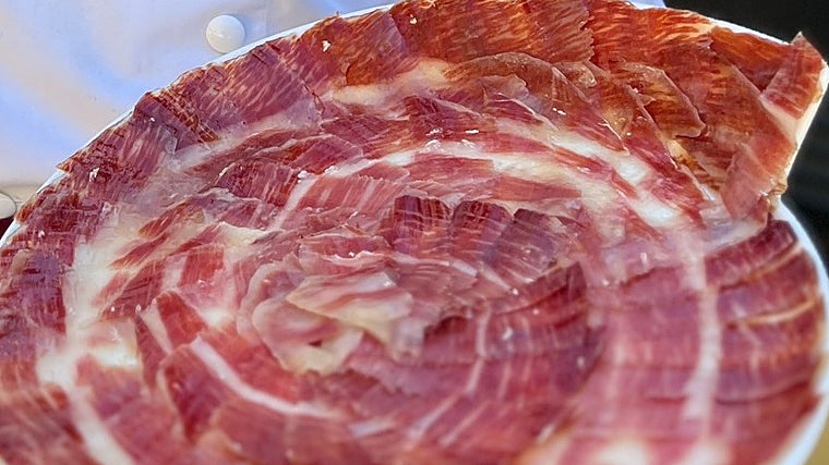 Plato de jamón de Los Alcalareños en Sevilla