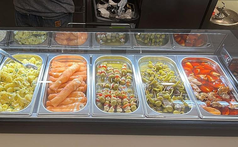 Imagen principal - Aperitivos fríos del bar Vaso Frío 