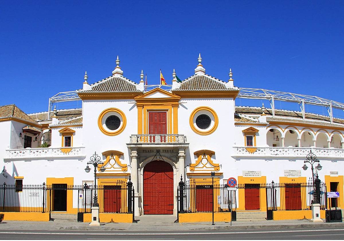 Fachada de la Real Maestranza de Sevilla