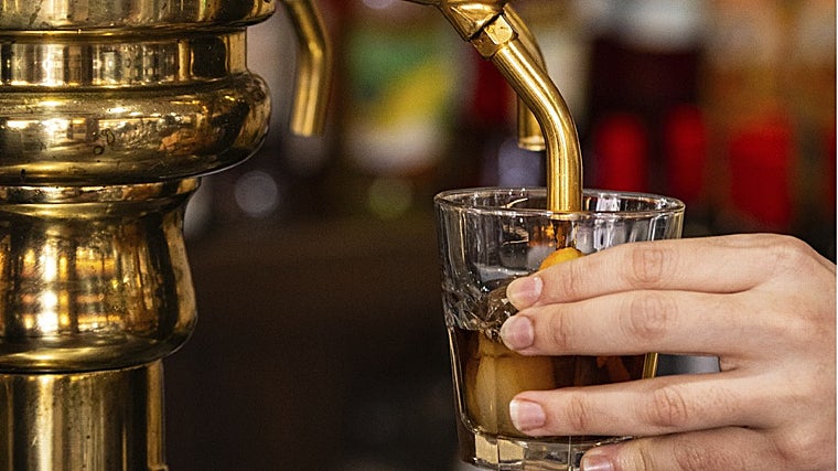 Dónde tomar vermut en Málaga: bares con encanto para el aperitivo