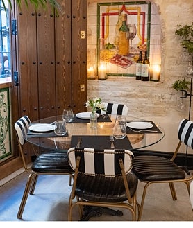 Imagen secundaria 2 - Sala de De Domínguez, en Sevilla