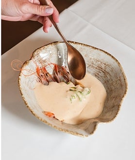 Imagen secundaria 2 - Almijara Casual Bar recibe la Medalla de Oro de Radio Turismo y Gastronomía