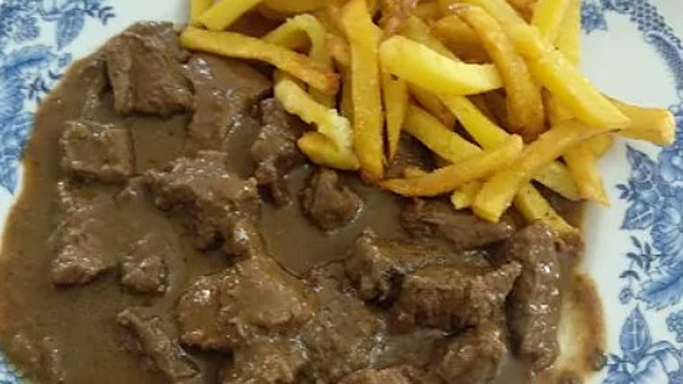 El restaurante Jardinito de Montoro ofrece guisos de carnes caseros