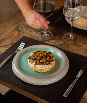 Imagen secundaria 2 - Vôvem Estepona: el nuevo templo carnívoro de la Costa del Sol