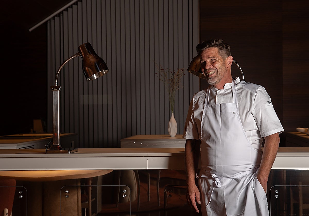 Emiliano Schobert en la nueva sala de Blossom en el Museo de Málaga