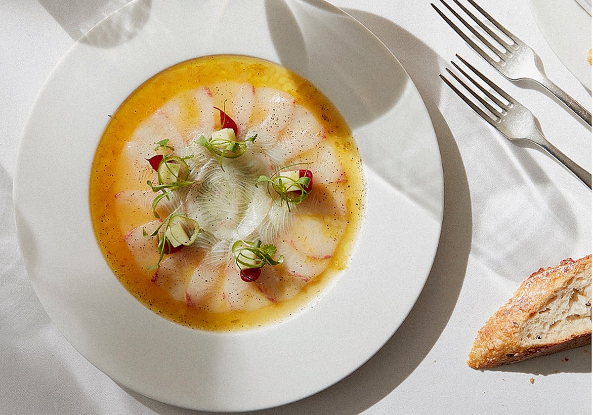 El restaurante presenta una propuesta de alta cocina francesa con guiños mediterráneos como anticipo a su apertura definitiva en 2026