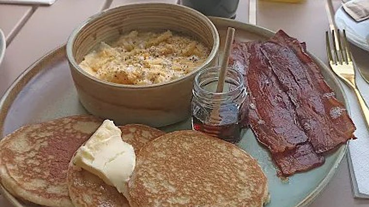 Uno de los desayunos disponibles en Olivo Blanco Café