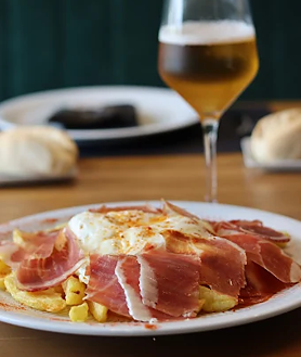 Imagen secundaria 2 - Asador Caravaca Sevilla: carta, información y horarios