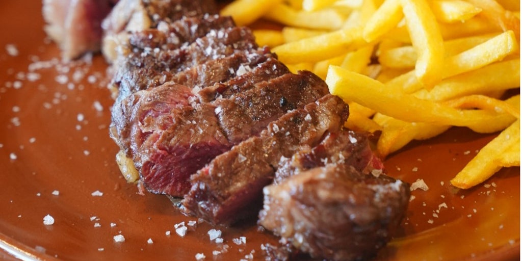 Asador Caravaca Sevilla: «Carne y vino, camino fino»
