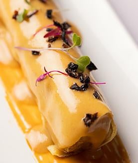 Imagen secundaria 2 - Taco de atún con guacamole, novillo argentino y canelón de cola de toro