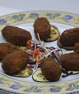 Imagen secundaria 2 - Selección de platos de Cuevas Romanas en la provincia de Córdoba