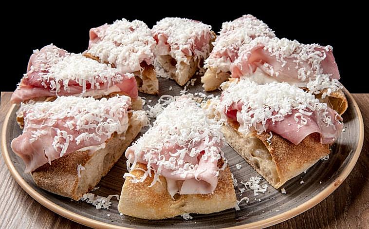 Imagen principal - Sesto Gusto elige Sevilla para iniciar su internacionalización: llega a la Plaza del Pan un italiano innovador