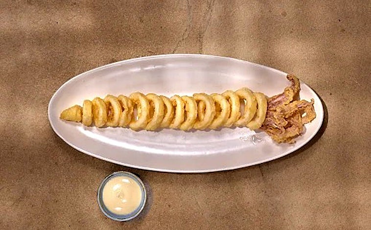 Imagen principal - Platos de Mar de Sazzon en Estepona, Málaga