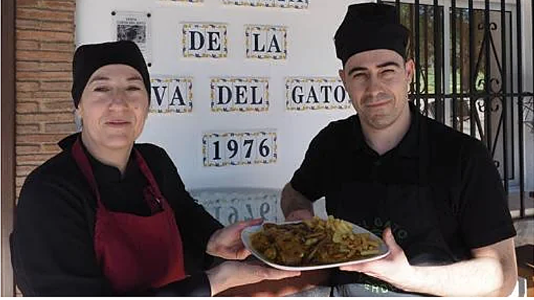 Miguel y Raquel, propietarios de Venta El Cueva del gato