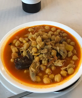 Imagen secundaria 2 - La carta de Venta Cueva del Gato se basa en la cocina tradicional serrana