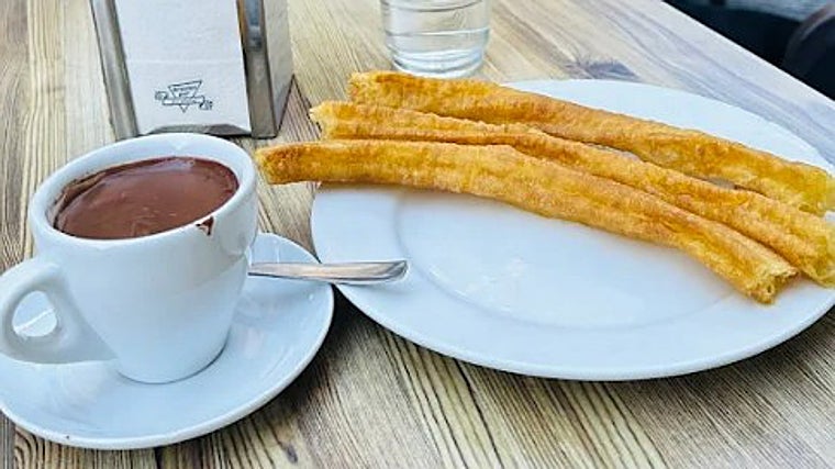 Churros con chocolate en el Bar Marta de Córdoba