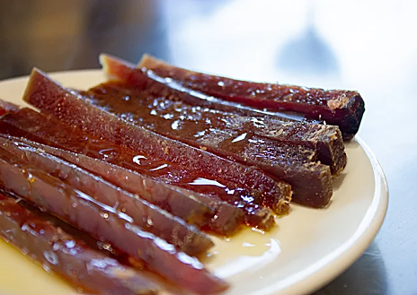 Imagen secundaria 1 - Chacinas y quesos curados completan la oferta de Cervecería Arturo