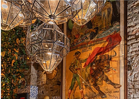 Imagen secundaria 1 - Detalles decorativos de El Rincón de El Pimpi en Málaga