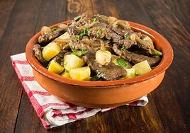 Higaditos de pollo encebollados: receta tradicional repleta de hierro y sabor