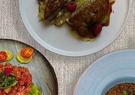 Disfruta del impresionante alumbrado de Navidad de Puente Genil con un buen tapeo