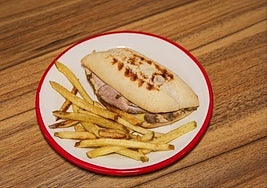 La Deliciosa, tapas de siempre y Cruzcampo helada en Puerta de la Carne