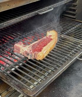 Imagem Secundária 2: Platão Roto adora carne grelhada.