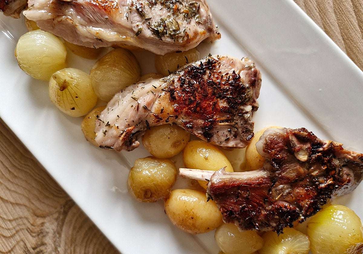 Chuletas con cebollita a la francesa