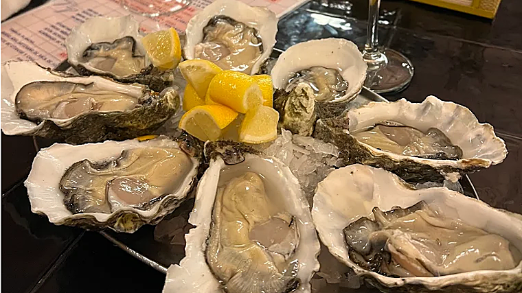 Ostras naturais de Ostras y Puñales