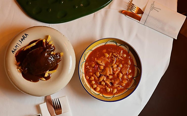 Imagen principal - Guisos de Almijara Casual Bar, en Málaga